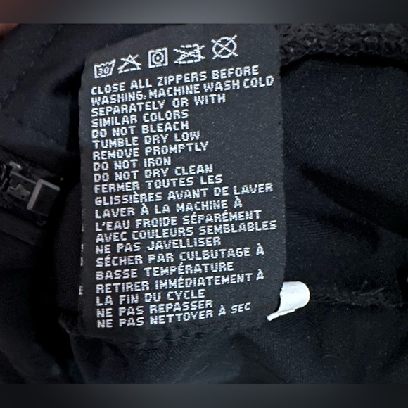 New Balance: Men's Light Jacket- Size Medium - Picture 12 of 13